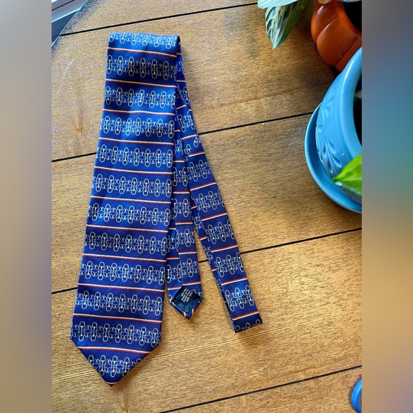 Vintage Paolo Gucci Tie, Iconic Design,Hand Finished 100% Silk Tie,Made in Italy - Picture 5 of 5